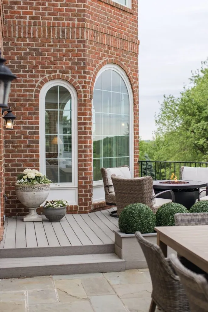 Patio planter arrangement