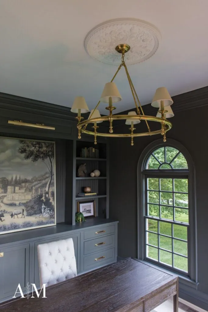 Chandelier with lamp shade
