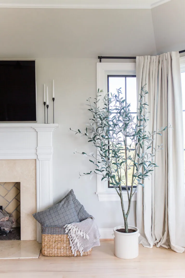 master-bedroom-1078 (conflict)