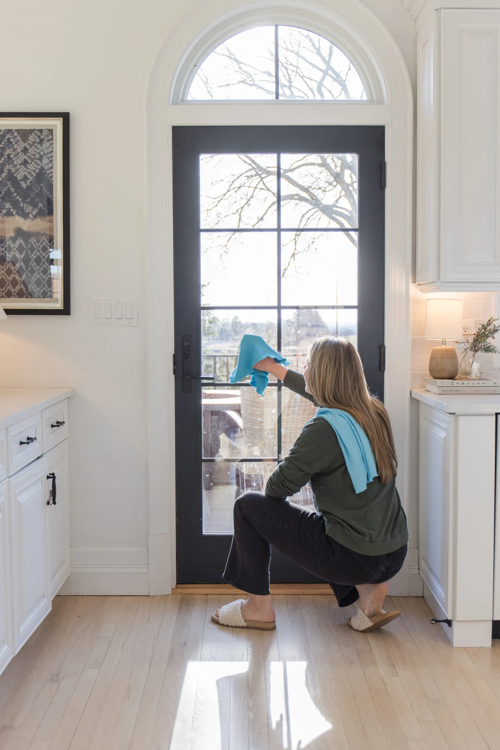 spring cleaning refresh, cleaning back door with microfiber window cleaning kit from Amazon