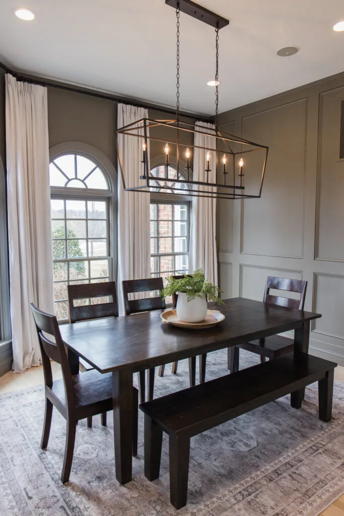 Linear pendant light