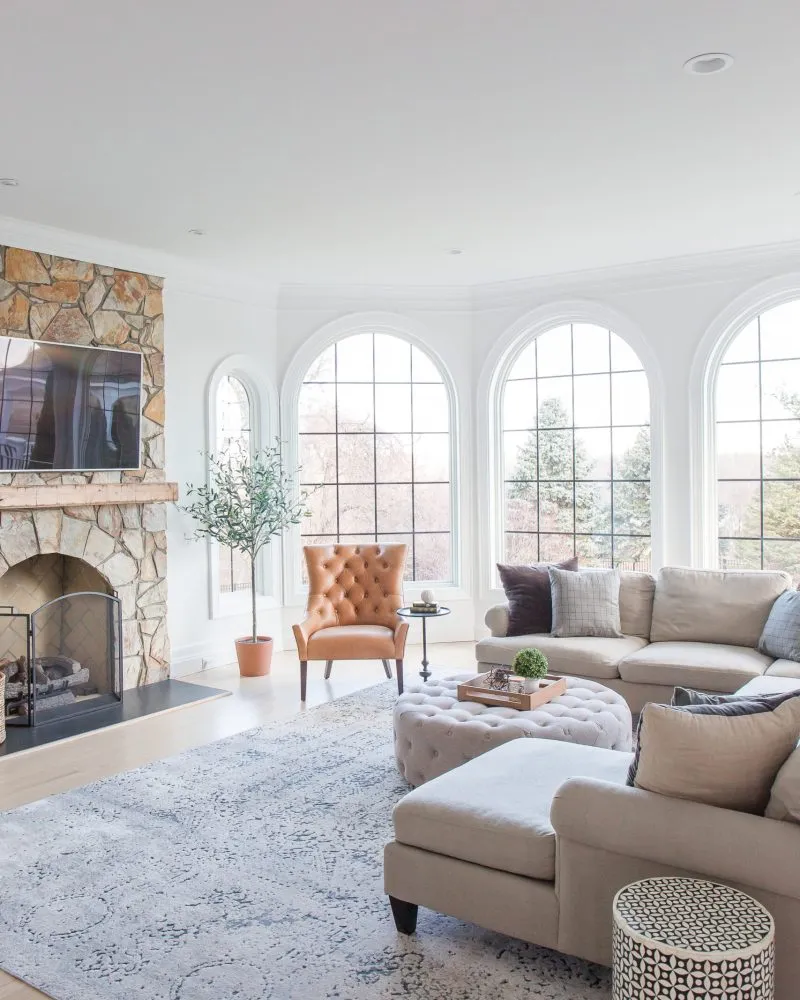 Arched-Manor-Family-Room-1842