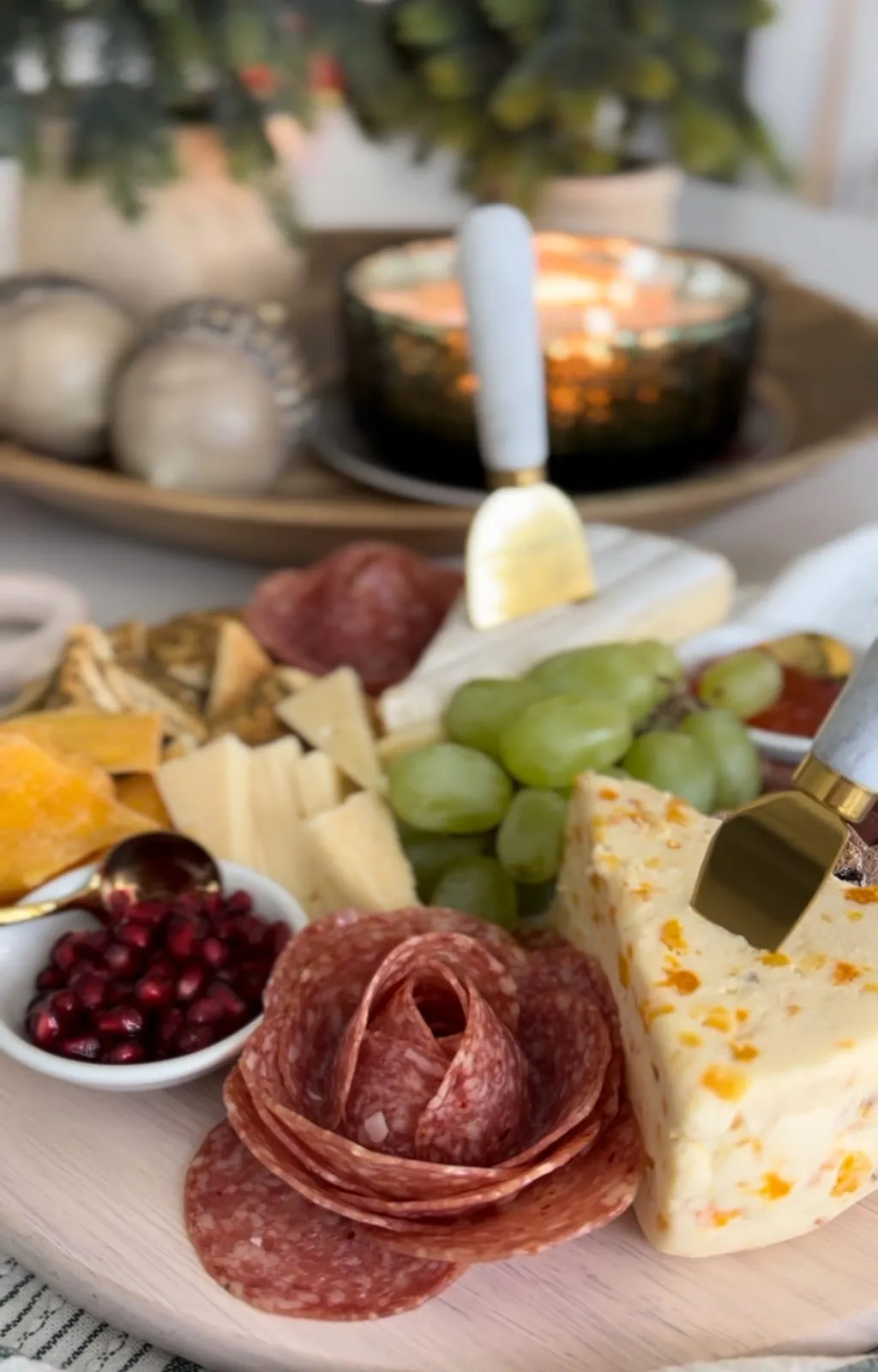 holiday party entertaining must haves, holiday party entertaining, holiday entertaining, gift guide, holiday gift guide, gift ideas for the party host, host gifts under $25, gift guide under $25, barware, serving essentials, holiday entertaining essentials, holiday drink special, charcuterie board